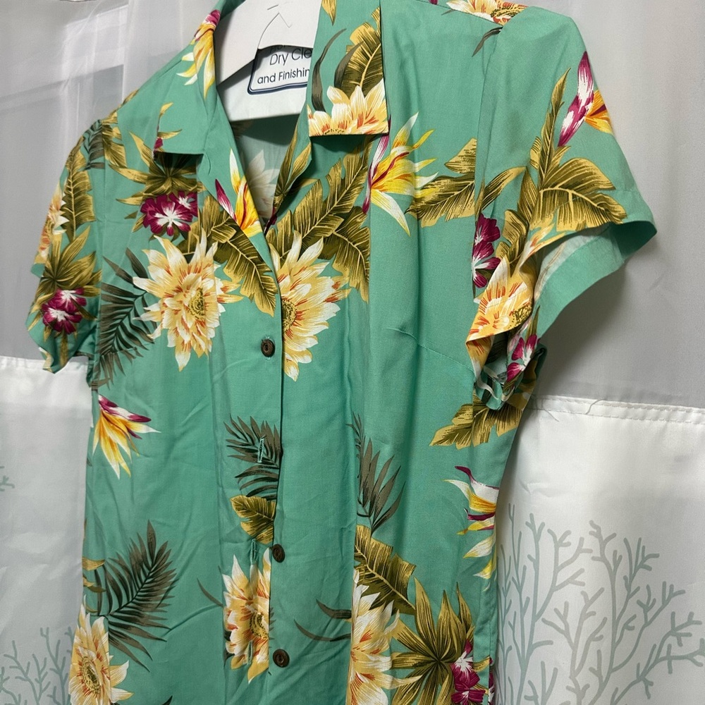 Tropical Floral Green Casual Button Down Shirt